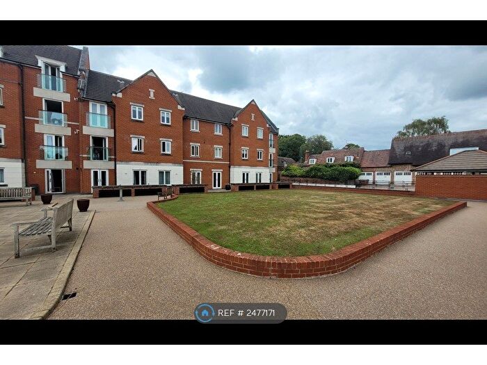 2 Bedroom Flat To Rent In Comptons Lane, Horsham, RH13
