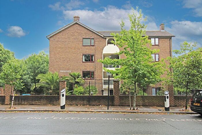 2 Bedroom Flat To Rent In East Acton Lane, Acton, W3