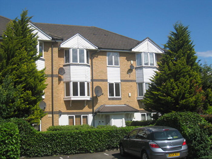 2 Bedroom Flat For Sale In Sheppard Drive, Southwark, London, SE16