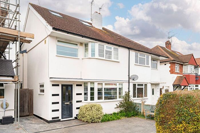 4 Bedroom Property For Sale In Cranbrook Drive, Twickenham, TW2