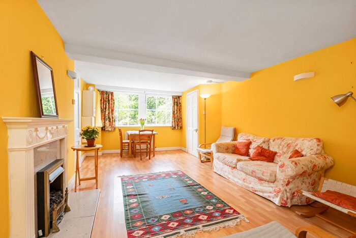 2 Bedroom Flat For Sale In B, Bruntsfield Place, Edinburgh, EH10