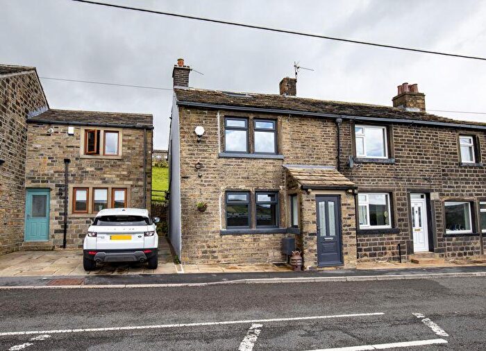 2 Bedroom Cottage To Rent In Rochdale Road, Ripponden, HX6
