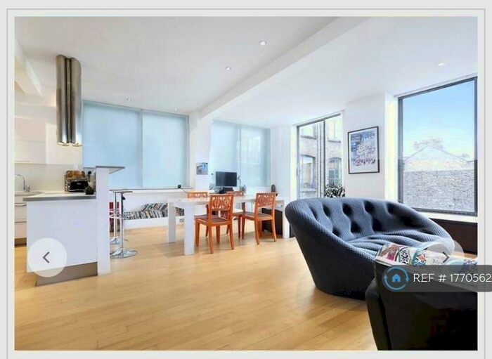 3 Bedroom Flat To Rent In Bowling Green, London, EC1R