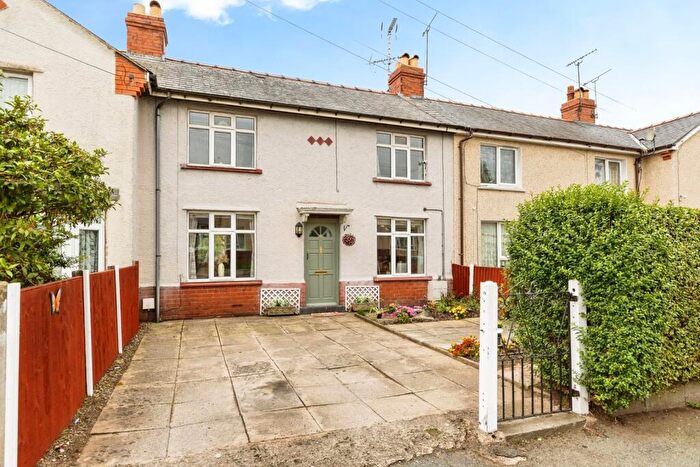 3 Bedroom Terraced House For Sale In Plas Gwyn, Wrexham, LL12