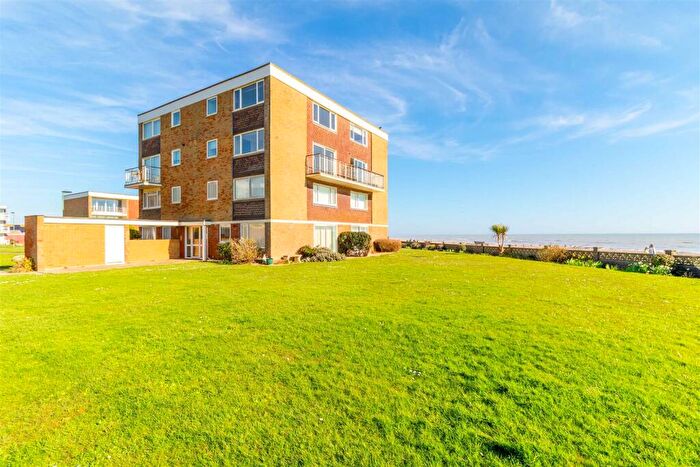2 Bedroom Flat For Sale In Overstrand Avenue, Rustington, Littlehampton, BN16