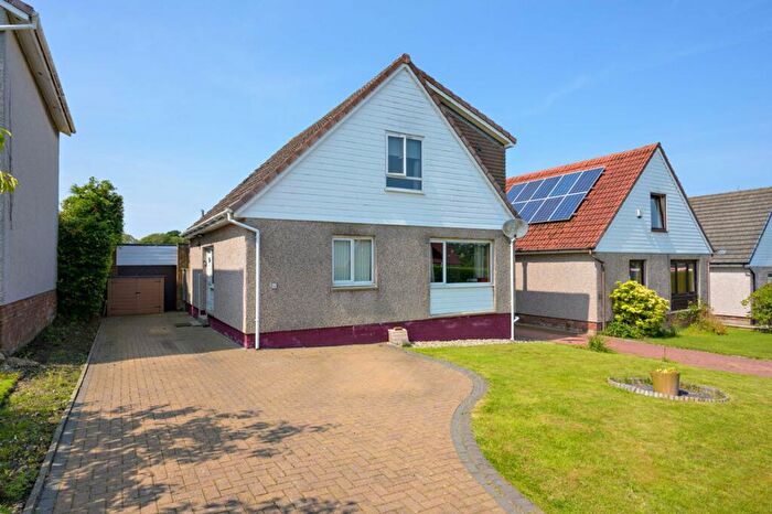 4 Bedroom Detached House For Sale In Porterfield, Comrie, KY12