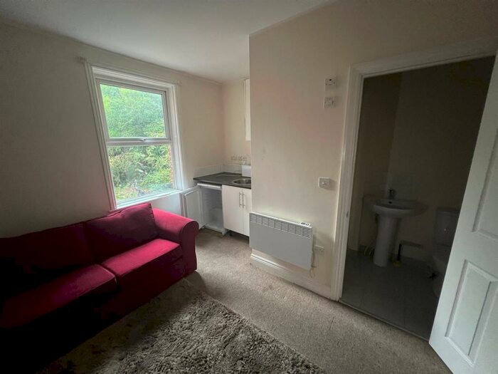 Studio To Rent In Elmes Road, Bournemouth, BH9
