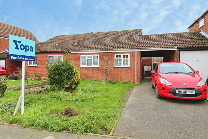 2 Bedroom Bungalow For Sale In Mulbarton, Norwich, Mulbarton, NR14