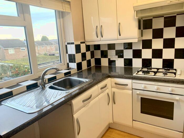 2 Bedroom Maisonette To Rent In Staindale Court, Nottingham, NG8