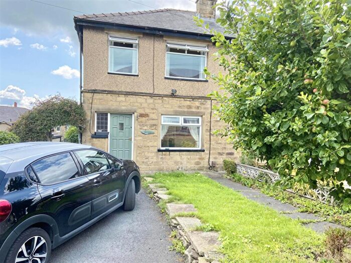 3 Bedroom Town House To Rent In Vale Grove, Silsden, BD20