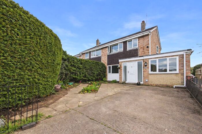 3 Bedroom Semi-Detached House For Sale In Hawkwood Crescent, Worcester, Worcestershire, WR2