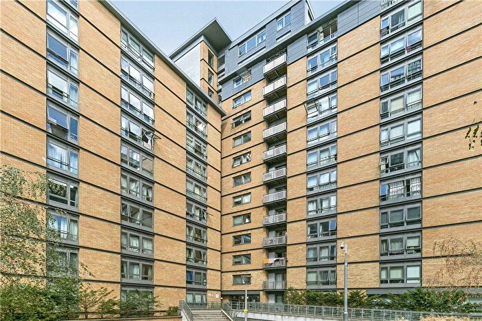 1 Bedroom Flat For Sale In Victoria Road, London, W3