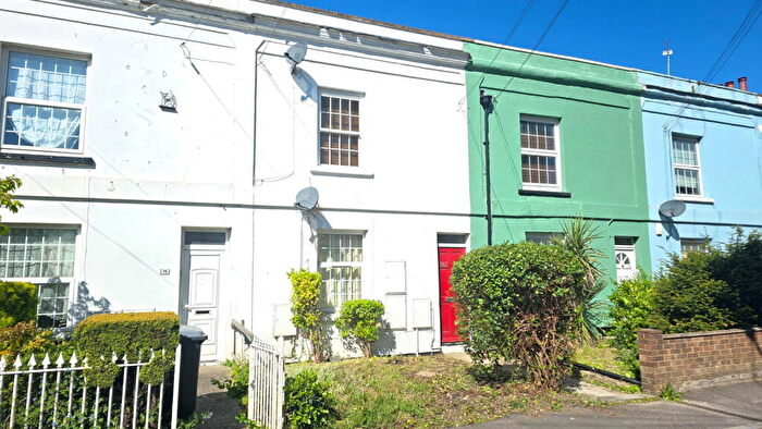 2 Bedroom Flat For Sale In West Street, Newbury, RG14
