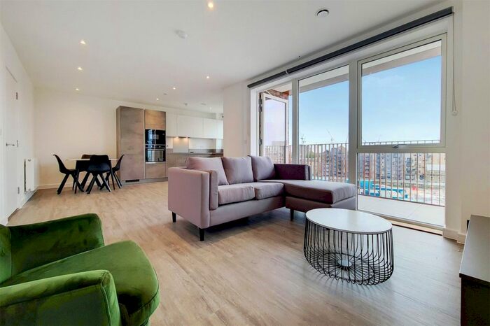 2 Bedroom Flat To Rent In Fresh Wharf Road, Barking, IG11