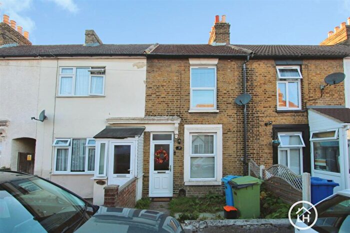 2 Bedroom Terraced House For Sale In Goodnestone Road, Sittingbourne, ME10