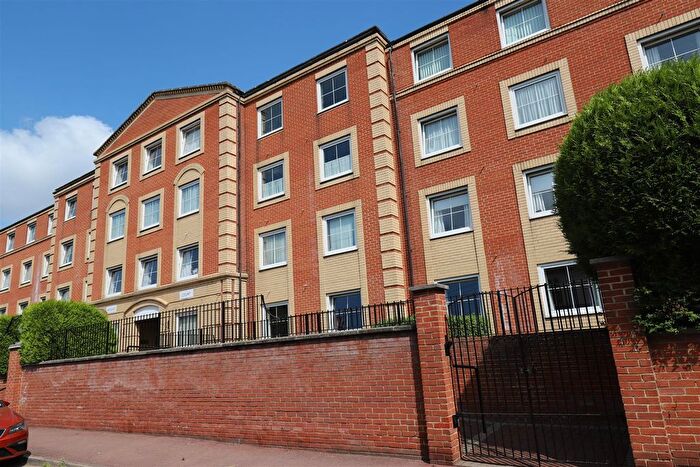 2 Bedroom Flat For Sale In Marsham Street, Maidstone, ME14