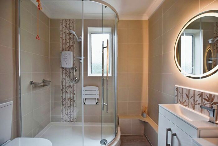 1 Bedroom Flat For Sale In Groby Road, Altrincham, WA14