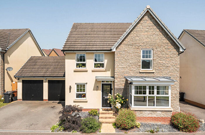 4 Bedroom Detached House For Sale In Dartmoor Way, Cullompton, EX15