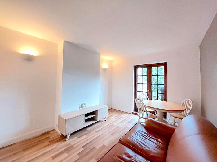 3 Bedroom End Of Terrace House To Rent In Kings Hedges Road, Cambridge, CB4