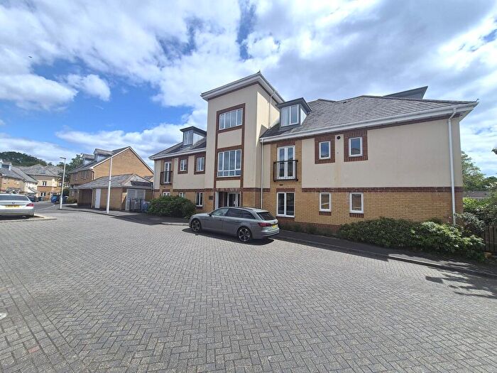2 Bedroom Apartment For Sale In Doulton Gardens, Whitecliff, Poole, BH14