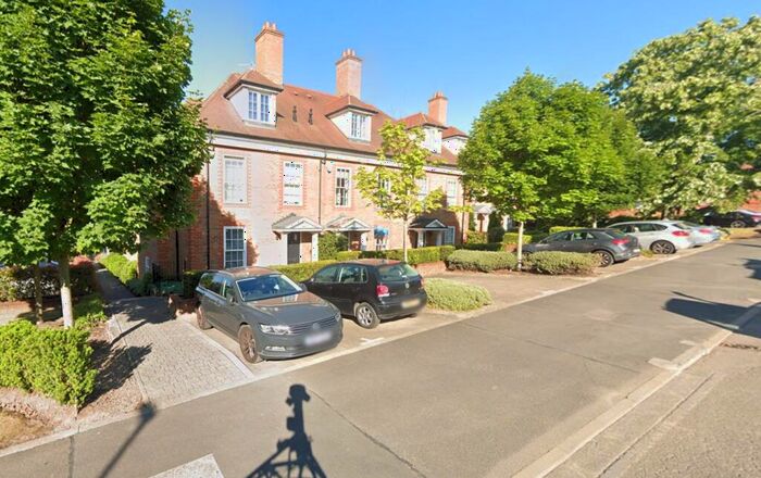 4 Bedroom House To Rent In Amberden Avenue, Finchley, N3