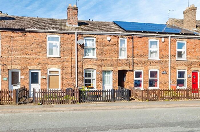 2 Bedroom Terraced House For Sale In Grantham Road, Bracebridge Heath, Lincoln, LN4