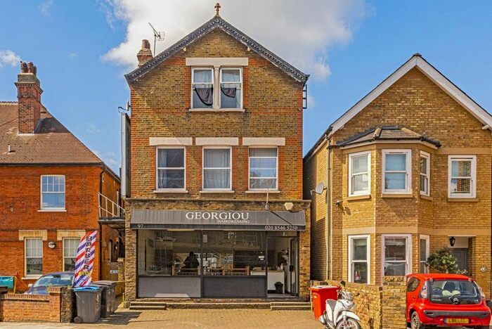 3 Bedroom Flat To Rent In Richmond Road, Kingston Upon Thames, KT2