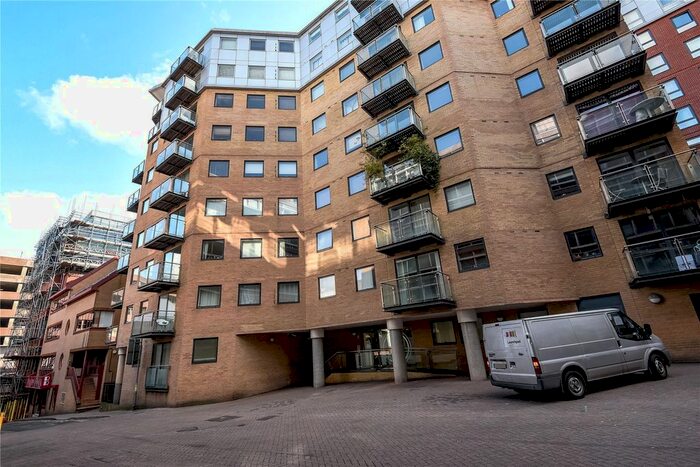 2 Bedroom Flat To Rent In Projection East, Merchants Place, Reading, Berkshire, RG1