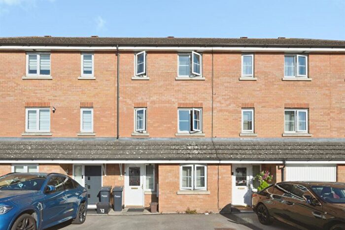 4 Bedroom Town House For Sale In Columbia Road, Broxbourne, EN10