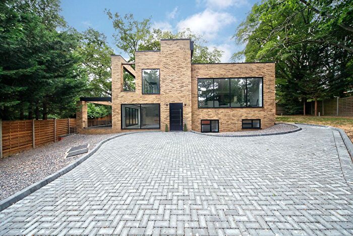 4 Bedroom Detached House For Sale In Wells House, Harpenden, AL5