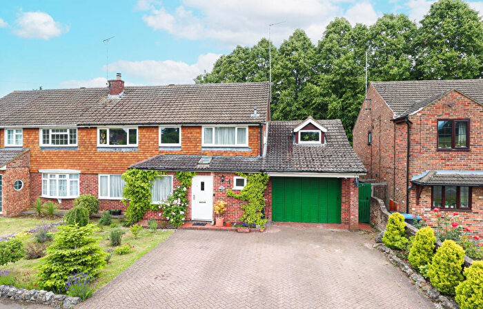 5 Bedroom Semi-Detached House For Sale In London Road, Markyate, St Albans, AL3