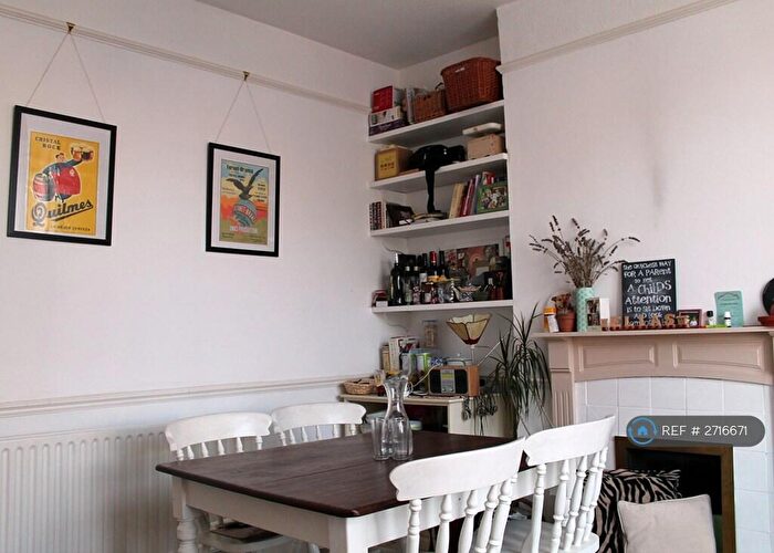 2 Bedroom Flat To Rent In East Dulwich, London, SE22