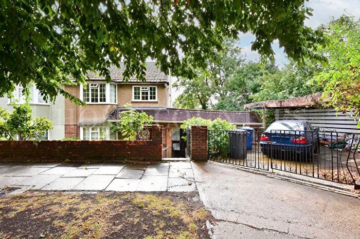 3 Bedroom Semi-Detached House For Sale In Margaret Road, Barnet, EN4