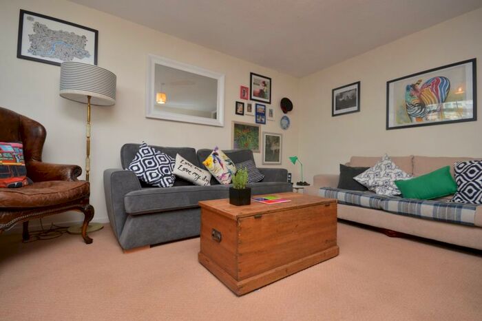 3 Bedroom Maisonette To Rent In Claxton Path Brockley, SE4