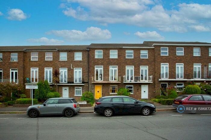 4 Bedroom Terraced House To Rent In Gainsborough Terrace, Cheam, Sutton, SM2