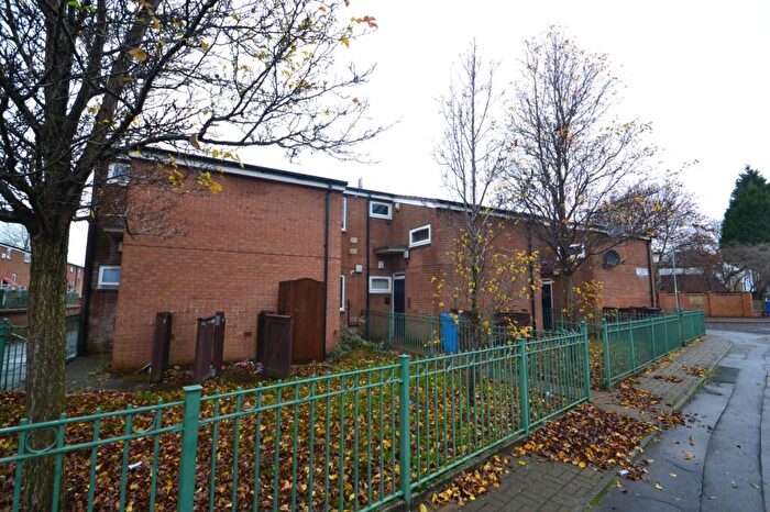 1 Bedroom Flat To Rent In Hathersage Road, Manchester, M13