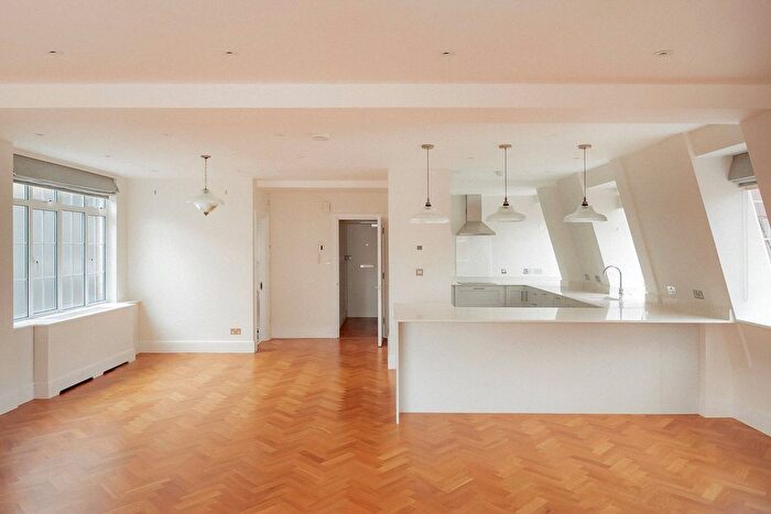 2 Bedroom Flat To Rent In Esmond Court, Thackery Street, Kensington, W8