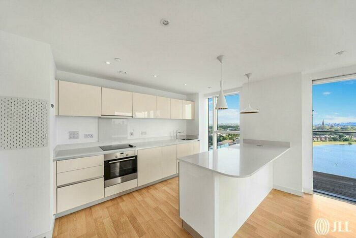 2 Bedroom Apartment To Rent In Residence Tower, London, N4