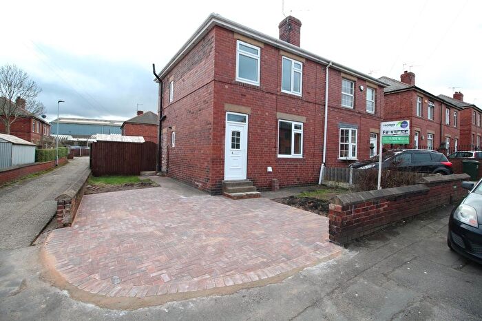 3 Bedroom Semi-Detached House To Rent In Greenwood Road, Kilnhurst, Mexborough, S64