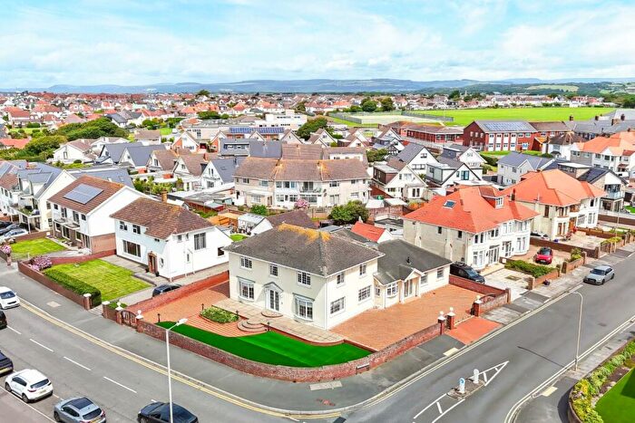 4 Bedroom Detached House For Sale In West Drive, Porthcawl, Bridgend County Borough, CF36