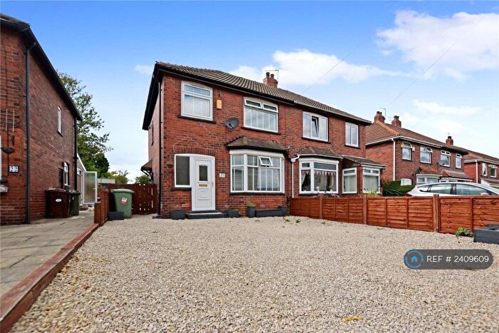 3 Bedroom Semi-Detached House To Rent In Hopewell View, Leeds, LS10