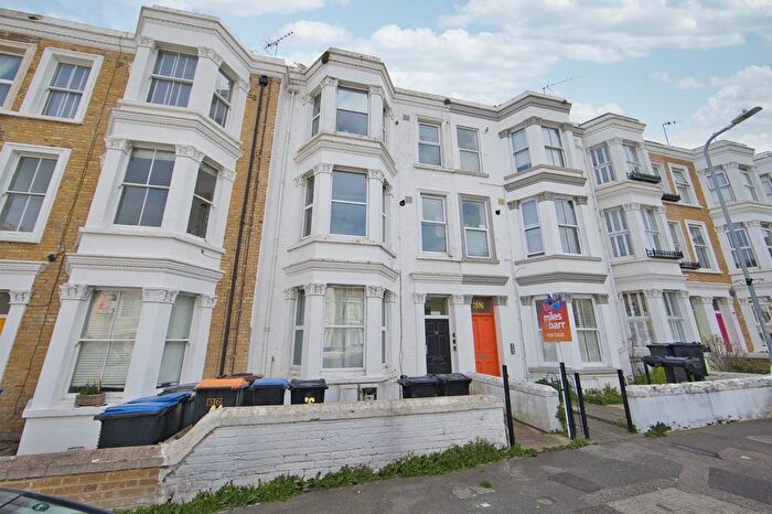 1 Bedroom Flat For Sale In Gordon Road, Cliftonville, Margate, Kent, CT9