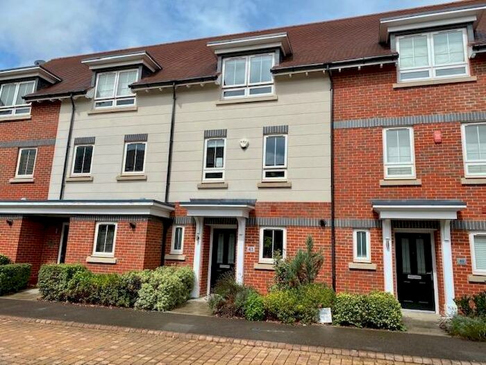 3 Bedroom House To Rent In Kingfisher Drive, Maidenhead, SL6