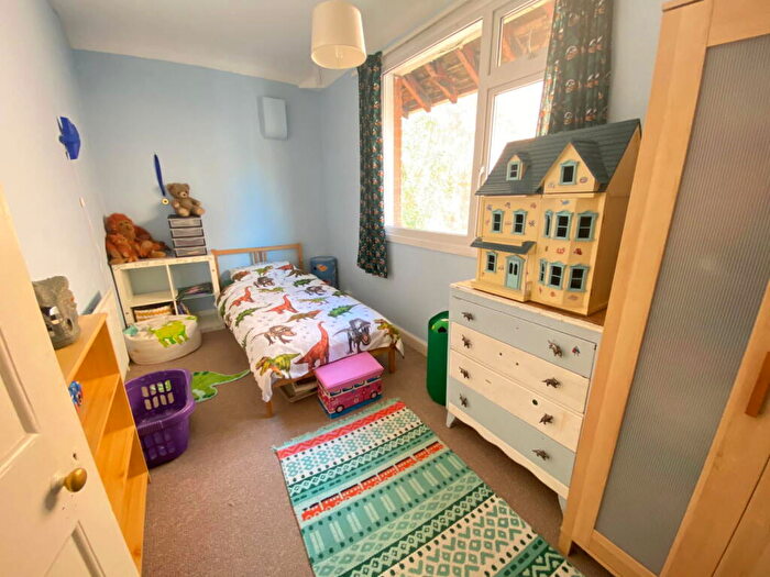 3 Bedroom End Of Terrace House For Sale In Fosse Road South, Leicester, LE3