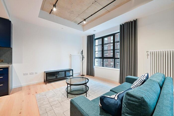 Apartment For Sale In Douglass Tower, Goodluck Hope, London, E14