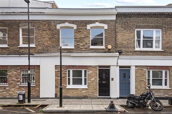 3 Bedroom Terraced House For Sale In St. Jude Street, London, N16