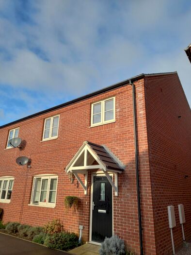 1 Bedroom Flat To Rent In Talbot Close, Kettering, Northamptonshire, NN15