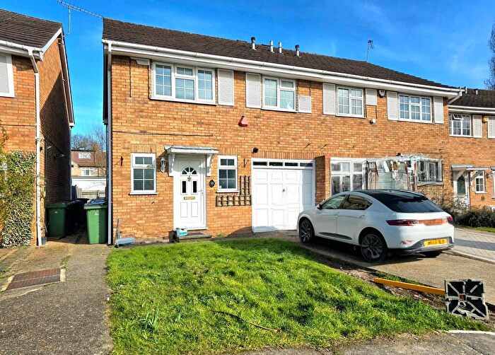 3 Bedroom Semi-Detached House To Rent In Lorraine Park, Harrow, HA3