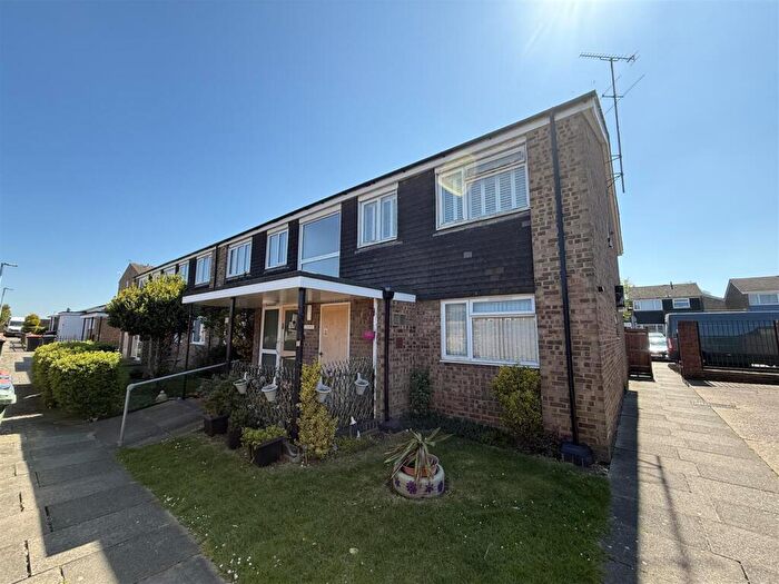 2 Bedroom Flat For Sale In Fairfield Road, East Dunstable, LU5