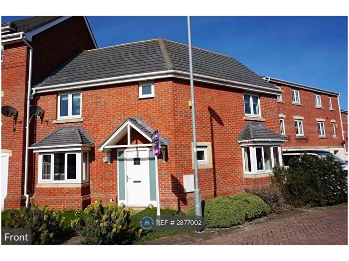 3 Bedroom Semi-Detached House To Rent In Willowdale, Leeds, LS10